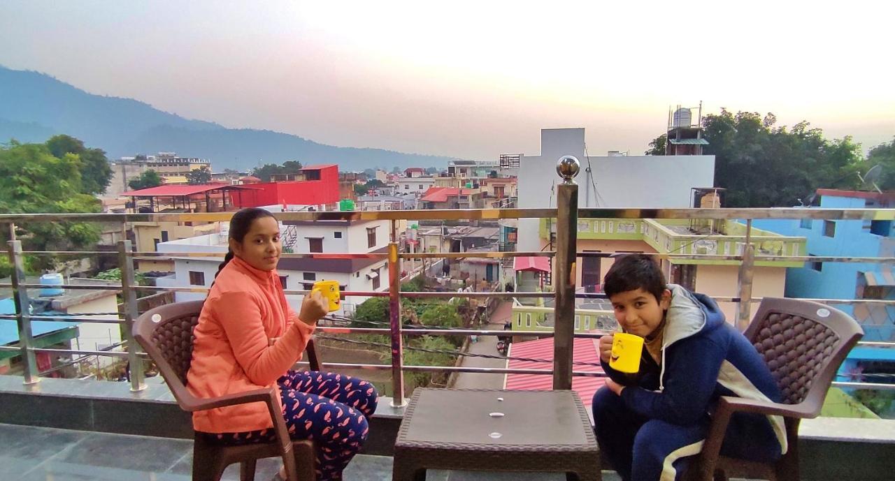 Anandam Home Stay Risikés Kültér fotó