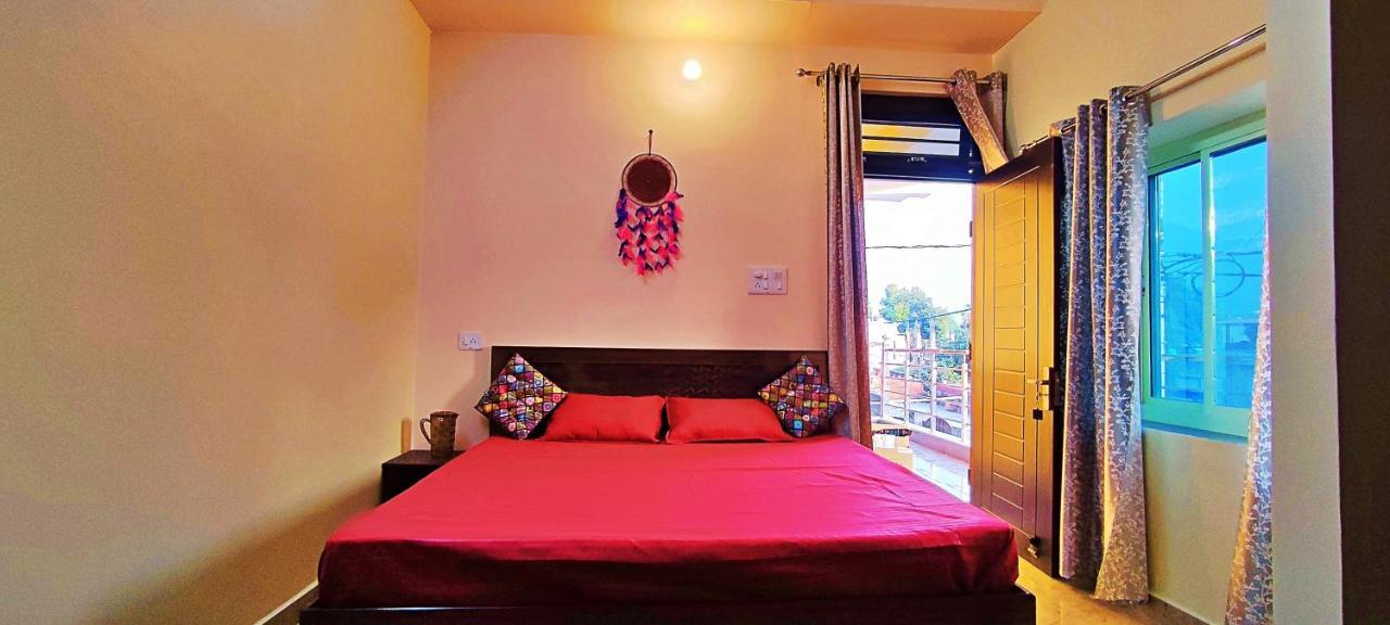 Anandam Home Stay Risikés Kültér fotó