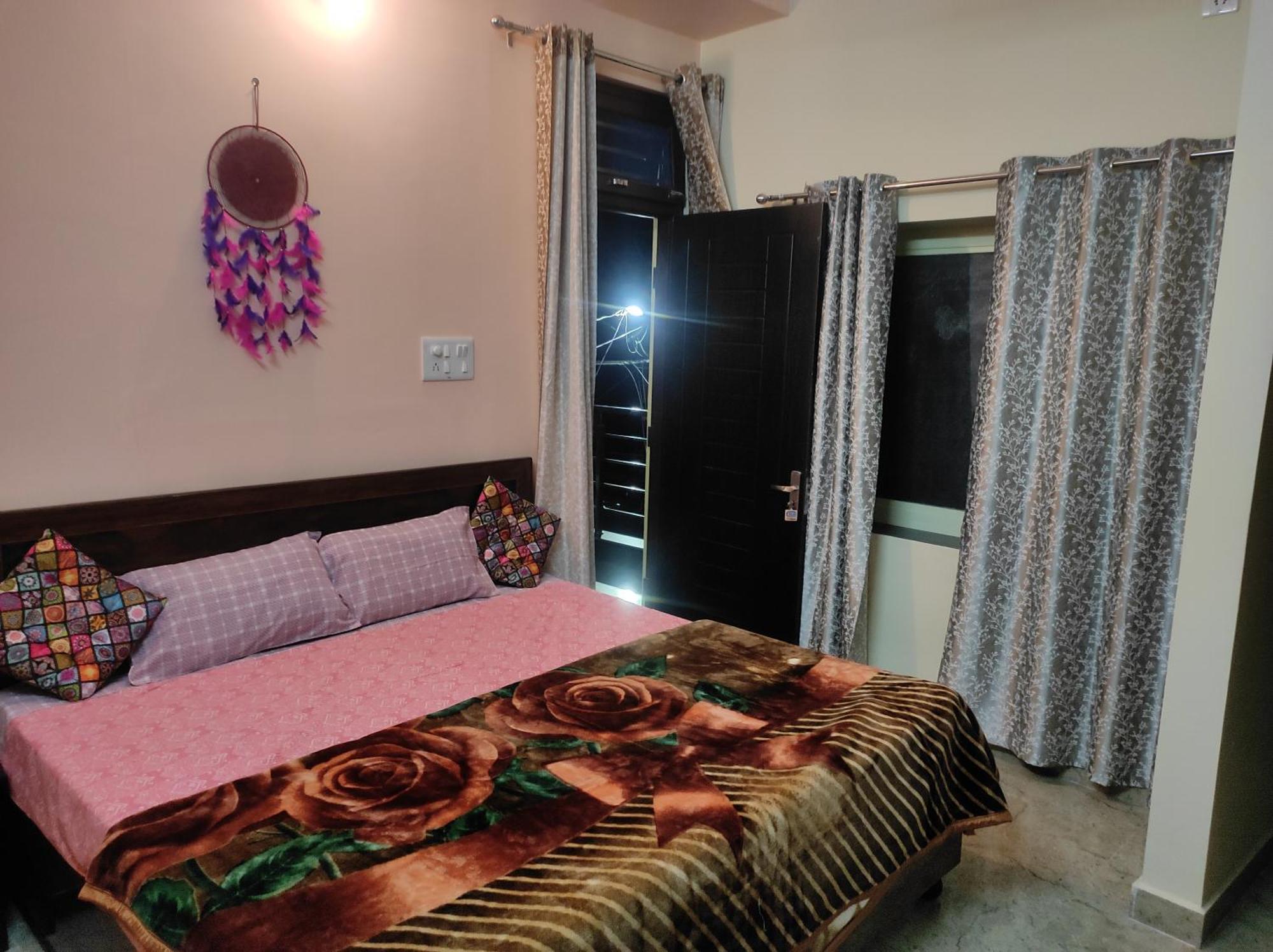 Anandam Home Stay Risikés Kültér fotó