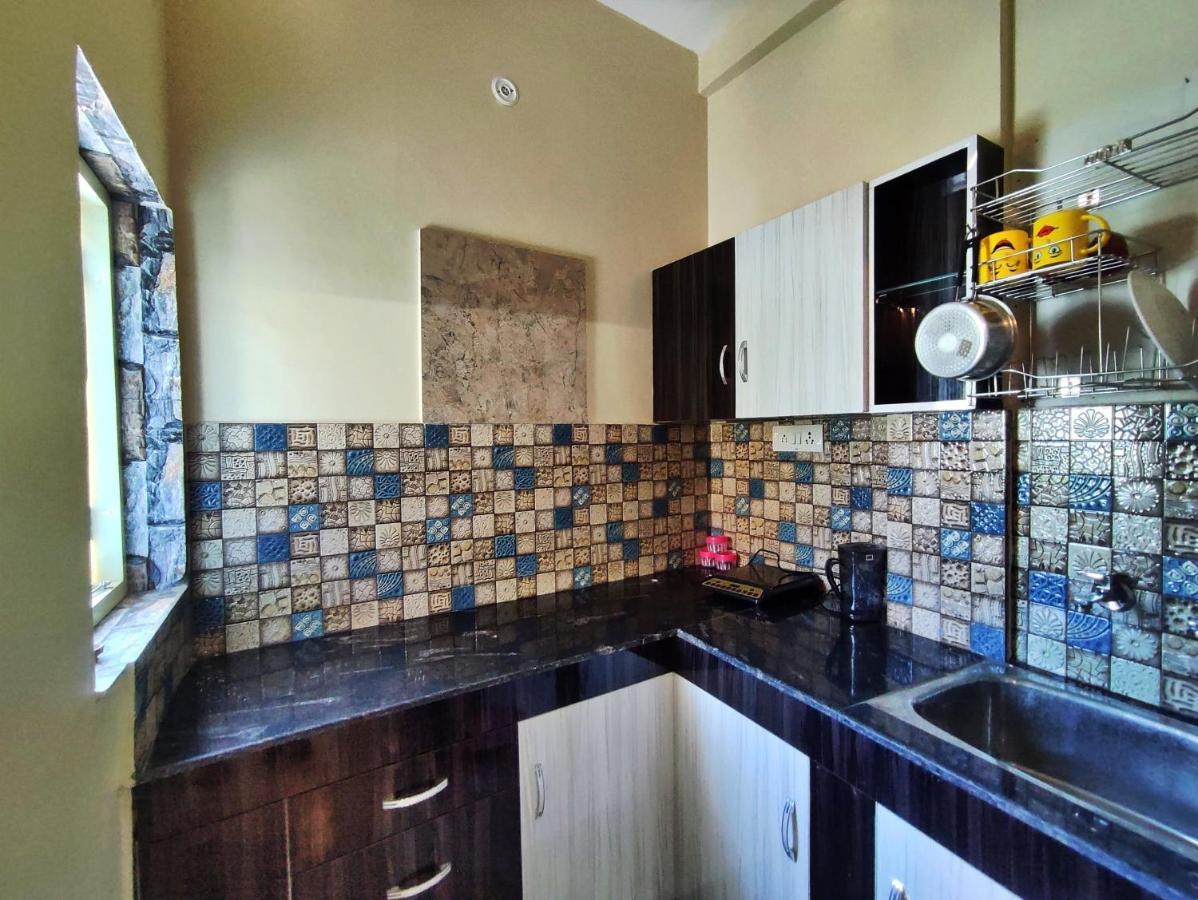 Anandam Home Stay Risikés Kültér fotó