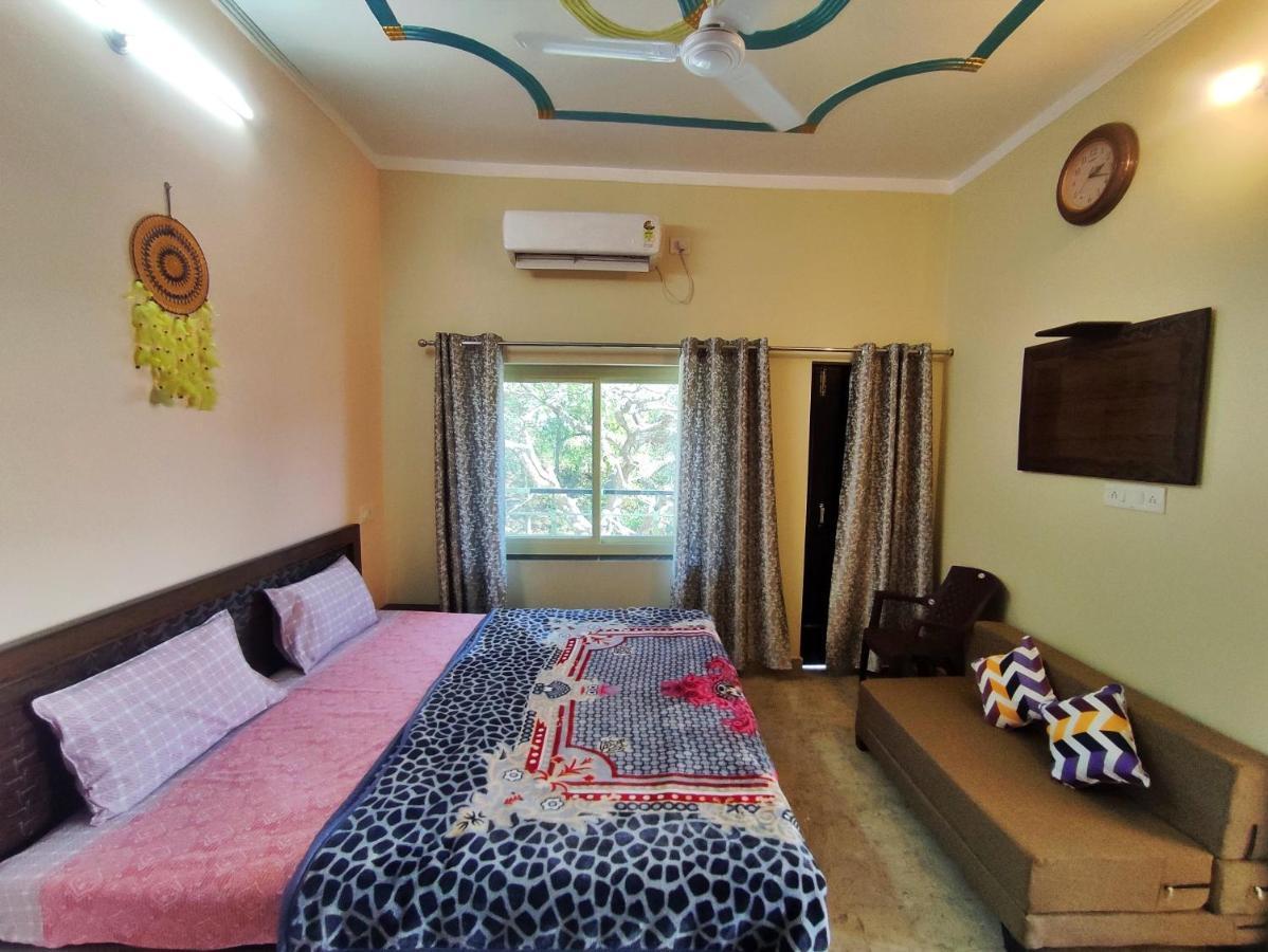 Anandam Home Stay Risikés Kültér fotó