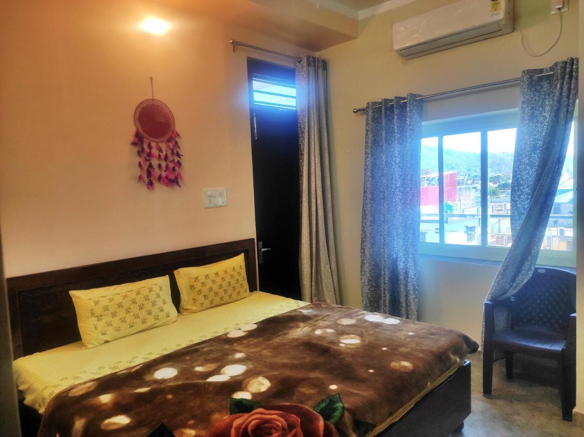 Anandam Home Stay Risikés Kültér fotó