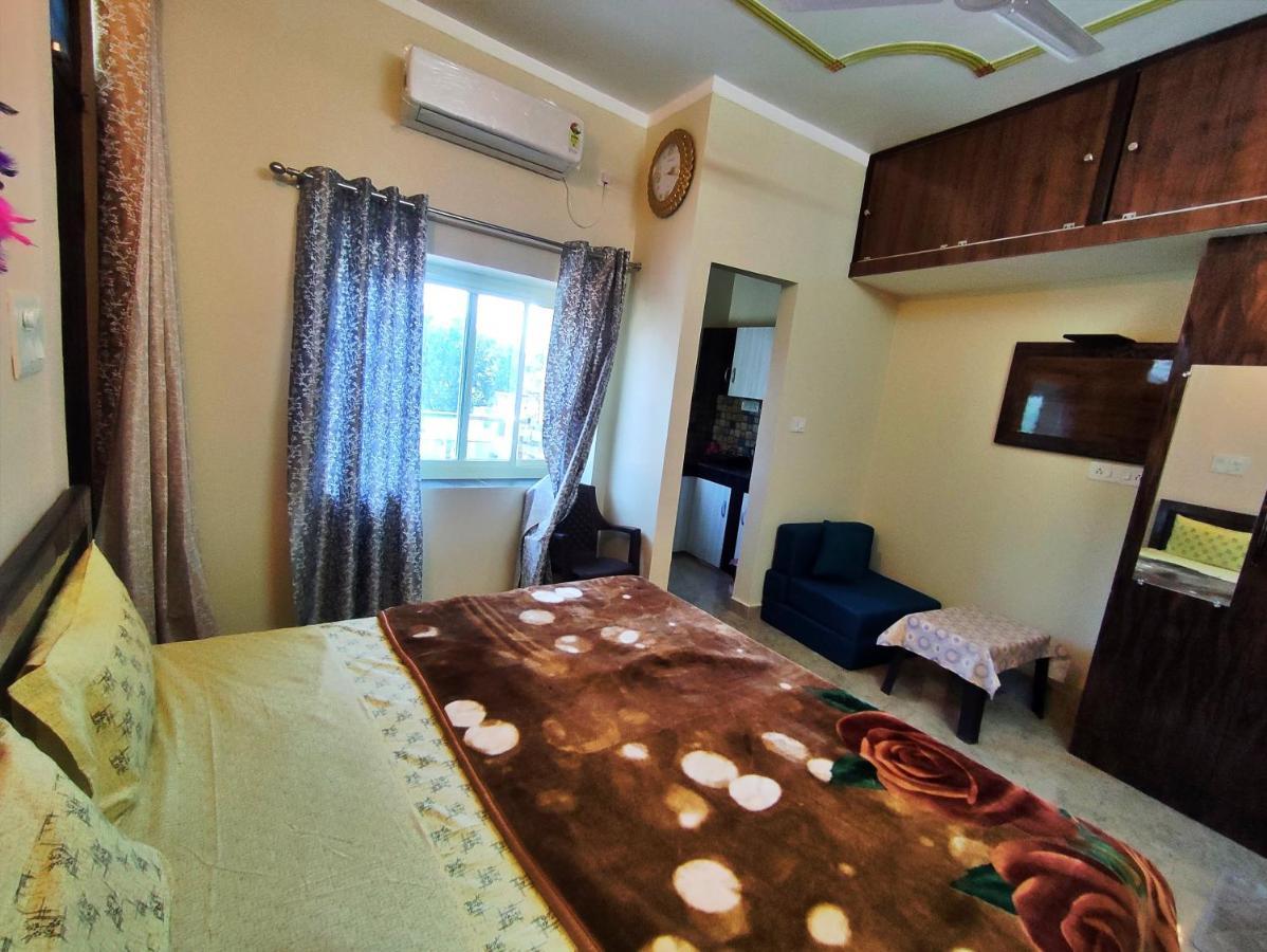 Anandam Home Stay Risikés Kültér fotó