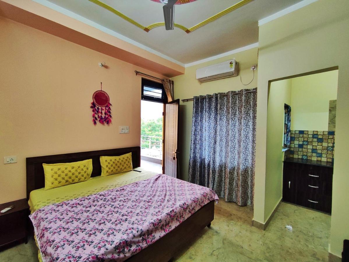 Anandam Home Stay Risikés Kültér fotó